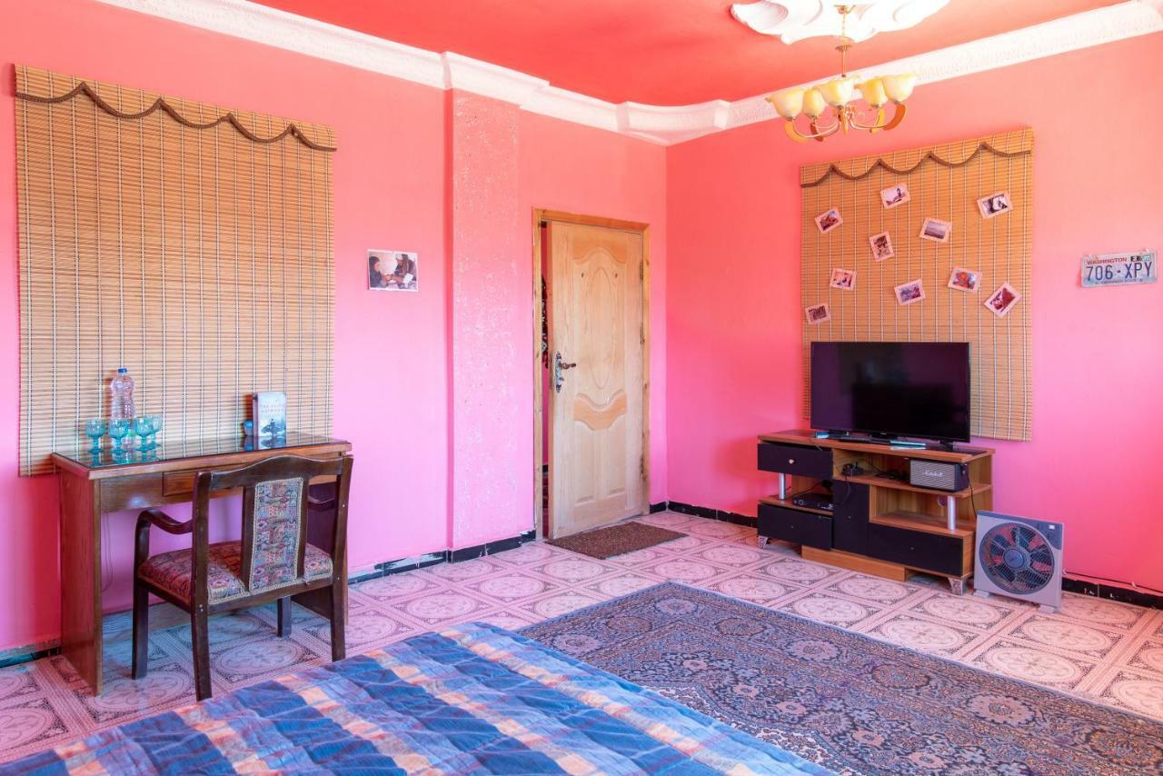 瓦迪穆萨Bedouin Pink Ecohouse住宿加早餐旅馆 外观 照片